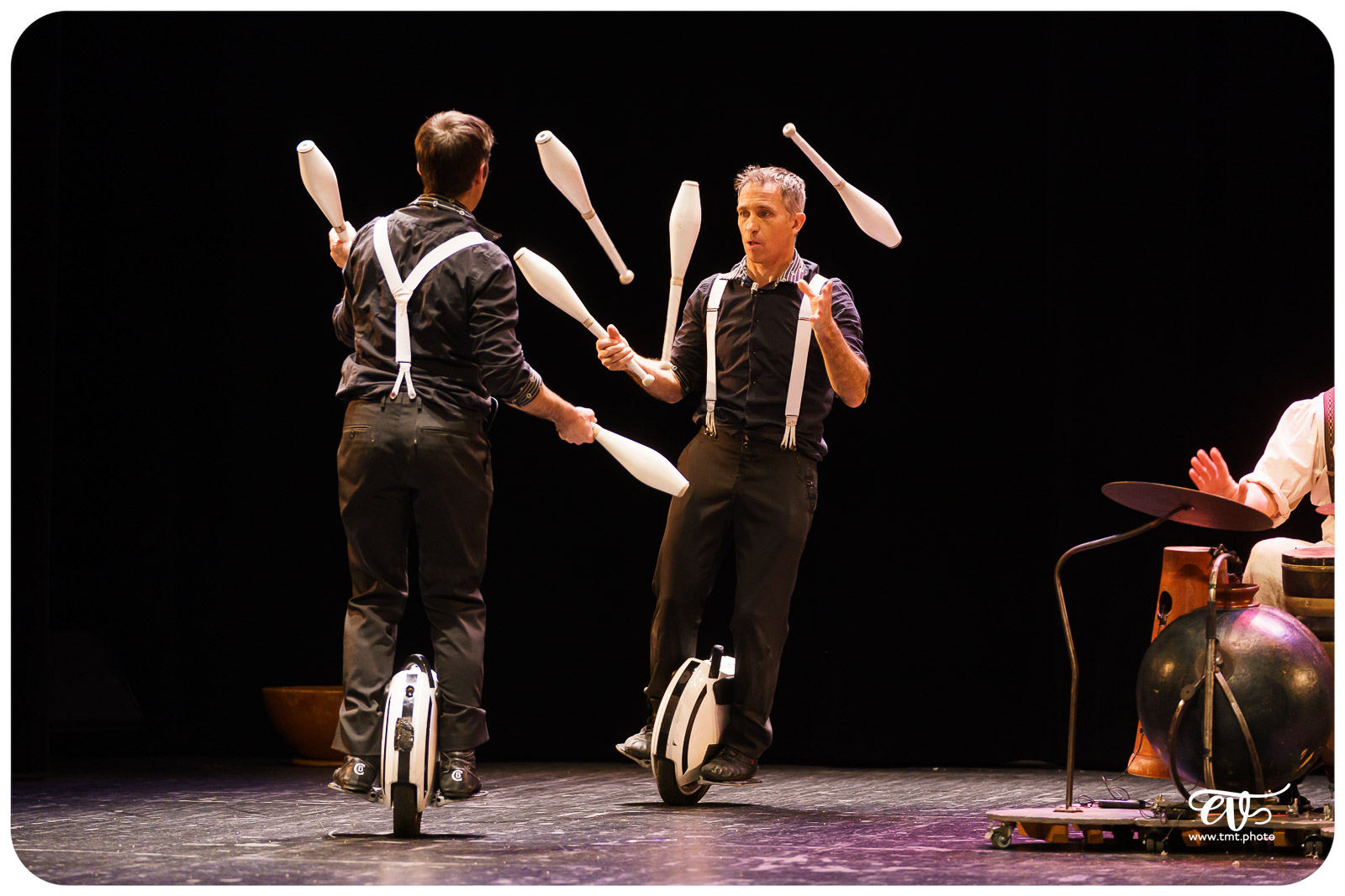 ExCENTRIQUES (CIE LES ACROSTICHES)